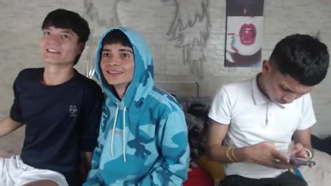 axel_milo_and_kairo online show from December 2025 09:13:02 PM