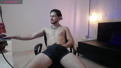 Snapshot of axel_porn_ chatting on April 2026 01:37:02 PM Axel online show from April 2026 01:37:02 PM