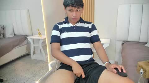 Alex online show from October 2025 04:07:02 AM