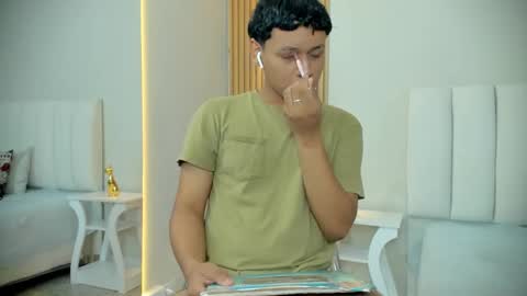 Alex online show from December 2025 02:41:02 AM