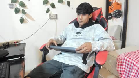 axel_rosse2 online show from November 2025 11:59:01 PM