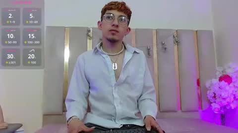 AXEL  online show from October 2025 03:51:01 AM