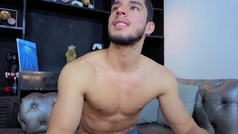 Snapshot of axel_tone chatting on March 2026 09:48:01 PM Axel online show from March 2026 09:48:01 PM