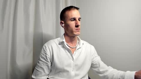 Axl online show from September 2025 11:50:02 PM