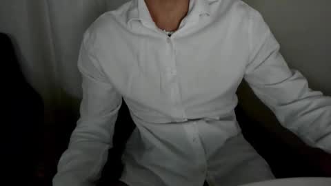 Axl online show from September 2025 08:31:02 PM