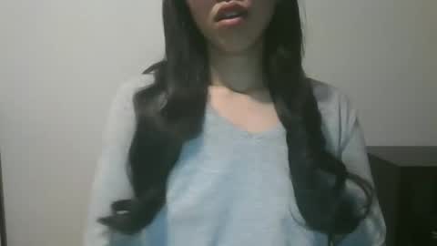 Snapshot of axuepetitt chatting on December 2024 05:15:01 PM axue online show from December 2024 05:15:01 PM