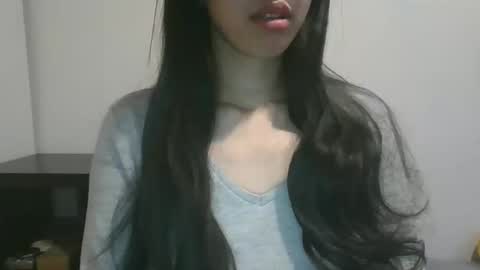 Snapshot of axuepetitt chatting on December 2024 12:42:01 PM axue online show from December 2024 12:42:01 PM