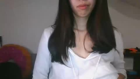 Snapshot of axuepetitt chatting on September 2025 08:24:01 PM axue online show from September 2025 08:24:01 PM