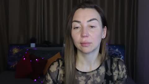 Jully online show from February 2025 10:09:01 PM