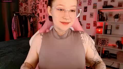 Ayla hill online show from October 2025 03:05:02 AM