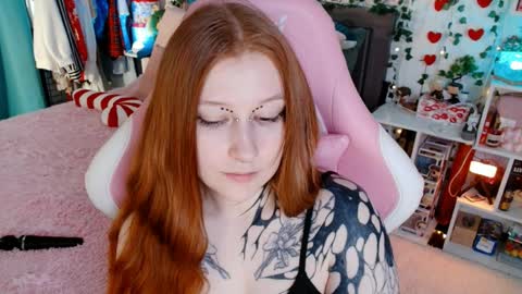 Ayla hill online show from April 2026 06:19:01 AM