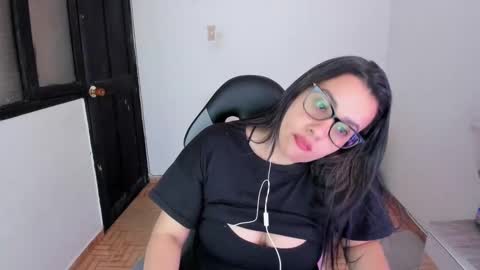 SandyMODELINDEPENDIENT online show from February 2025 04:05:01 AM