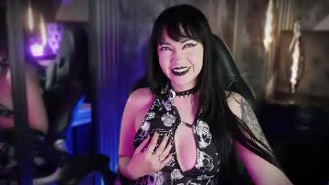 Snapshot of aylen_darkmoor chatting on June 2026 06:45:02 PM Aylen online show from June 2026 06:45:02 PM