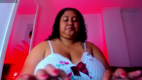 Snapshot of ayliinn_ chatting on May 2026 05:03:02 AM Ayliinn online show from May 2026 05:03:02 AM