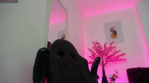 Snapshot of ayliinn_ chatting on May 2026 03:24:02 AM Ayliinn online show from May 2026 03:24:02 AM