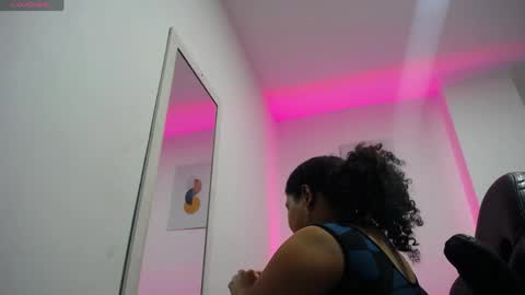 Snapshot of ayliinn_ chatting on June 2026 01:32:02 AM Ayliinn online show from June 2026 01:32:02 AM
