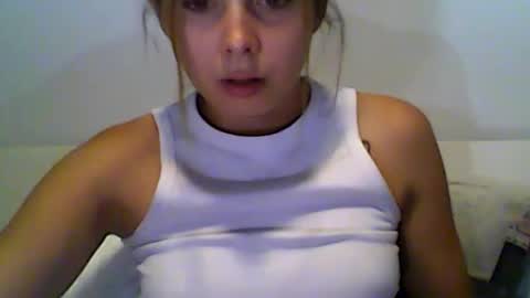 Snapshot of ayra_lolly chatting on June 2026 08:11:02 PM Lolly online show from June 2026 08:11:02 PM