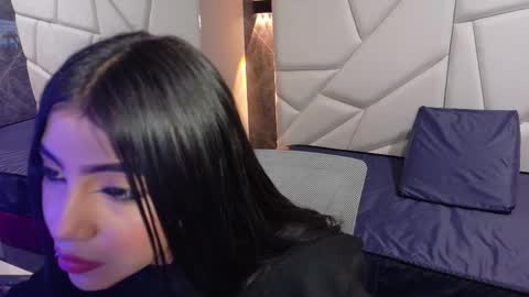 Aysel online show from November 2025 07:27:01 PM