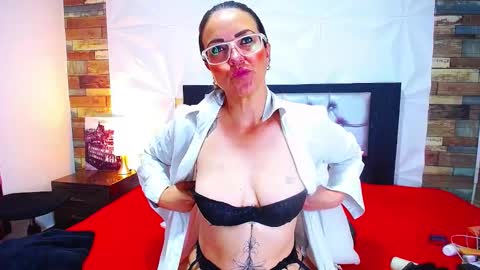 Azahara online show from March 2025 11:07:01 AM