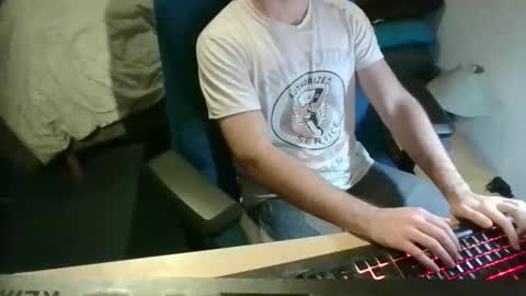 Snapshot of azdert2100 chatting on November 2025 10:04:02 AM azdert online show from November 2025 10:04:02 AM