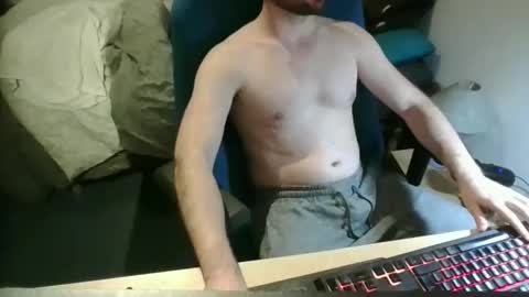 Snapshot of azdert2100 chatting on November 2025 10:29:02 PM azdert online show from November 2025 10:29:02 PM