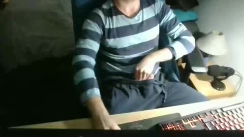 Snapshot of azdert2100 chatting on November 2025 12:27:02 AM azdert online show from November 2025 12:27:02 AM