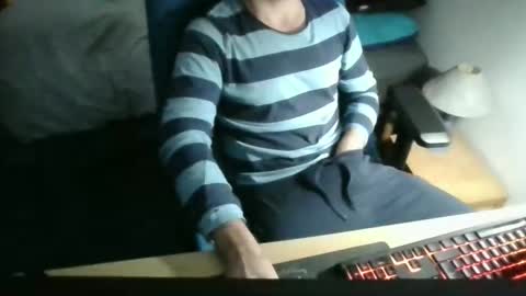 Snapshot of azdert2100 chatting on November 2025 09:58:01 PM azdert online show from November 2025 09:58:01 PM