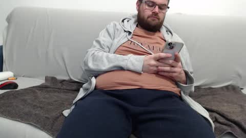 Azer online show from November 2025 08:41:01 PM