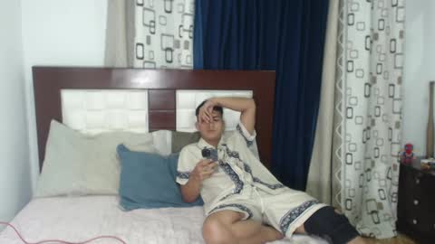 Snapshot of aziel_pantoja chatting on October 2025 01:28:01 AM Aziel Pantoja online show from October 2025 01:28:01 AM