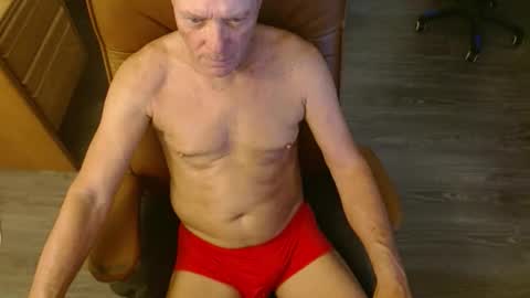Snapshot of azmichael5 chatting on October 2025 01:00:02 PM Mike online show from October 2025 01:00:02 PM