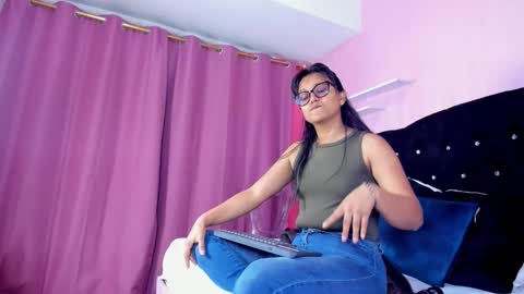 Snapshot of azul_moon chatting on November 2025 03:50:02 AM azul_moon online show from November 2025 03:50:02 AM