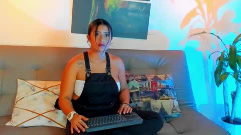 Snapshot of azuraby chatting on February 2025 11:38:02 PM Azuraby online show from February 2025 11:38:02 PM