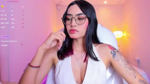 Azura online show from April 2026 07:14:01 PM