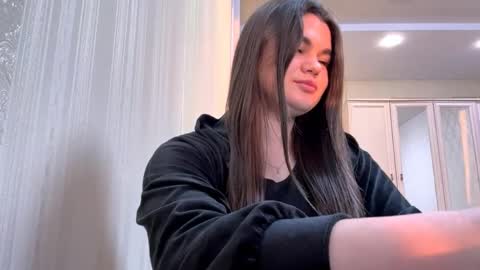 Elara online show from April 2026 04:04:02 PM