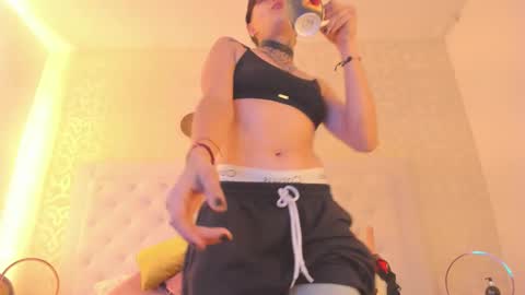 Anny online show from September 2025 01:04:01 PM