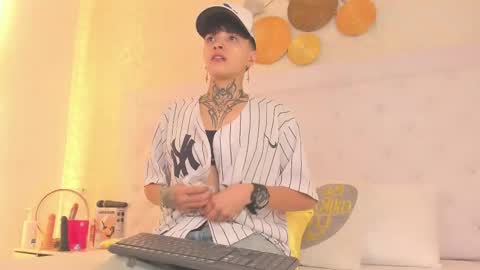 Anny online show from February 2026 12:21:01 PM