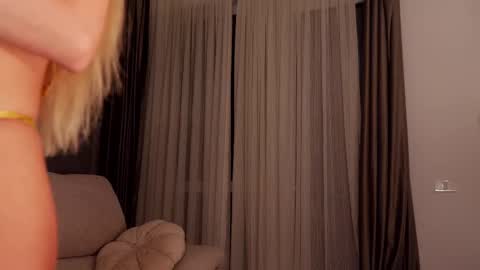 Alessia online show from October 2025 08:06:02 PM