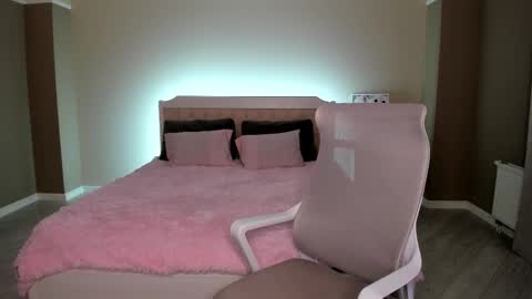 Monica online show from October 2025 12:53:01 AM