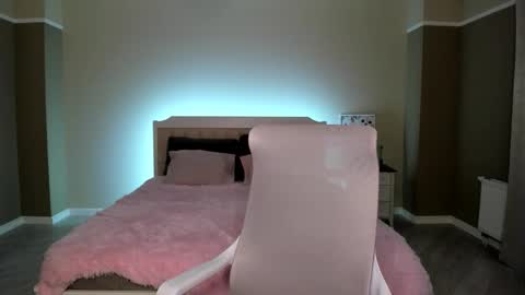 Monica online show from October 2025 12:43:01 AM