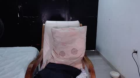 babby_swet online show from November 2025 02:05:01 PM