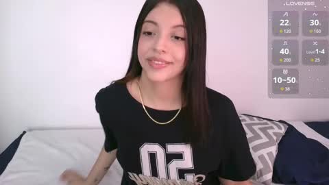 Snapshot of babeblair chatting on May 2026 02:20:02 AM Queen B online show from May 2026 02:20:02 AM
