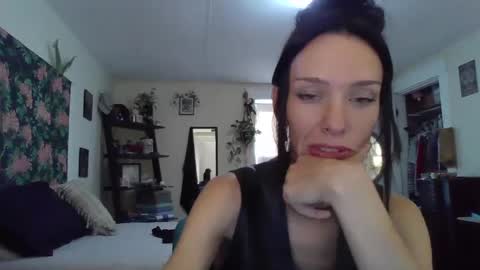 Fern Browning online show from September 2025 02:54:01 PM