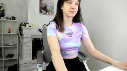 Evalena maybe just Eva online show from November 2025 05:17:02 AM