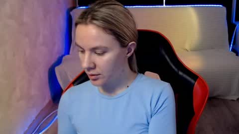 baby_kitte online show from April 2026 03:12:01 AM