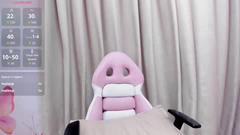 Karla  online show from November 2025 10:32:02 PM