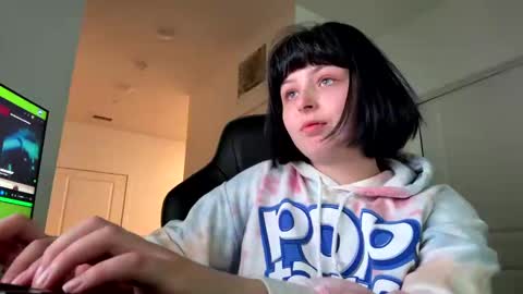 Snapshot of babyblue0194 chatting on October 2025 05:33:02 PM babybray online show from October 2025 05:33:02 PM