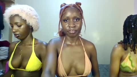 Snapshot of babydoll_230 chatting on June 2026 04:09:01 AM Babydoll 230 online show from June 2026 04:09:01 AM