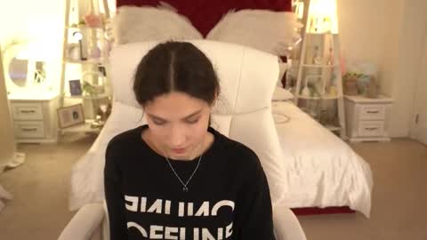 Sasha online show from September 2025 07:02:02 PM