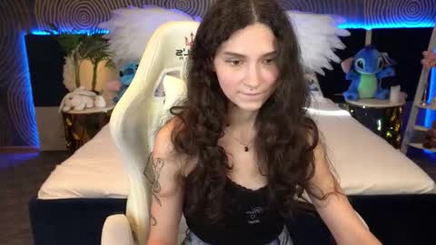 Sasha online show from October 2025 06:52:01 PM