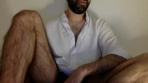 Tom A.    online show from October 2025 07:39:01 AM